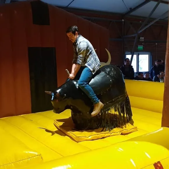 Toro mecánico en uso